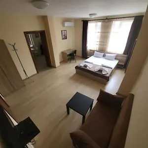 3* מלון דירות Twain Apart&rooms