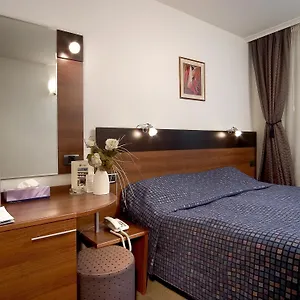 3* מלון Forum - Free Parking